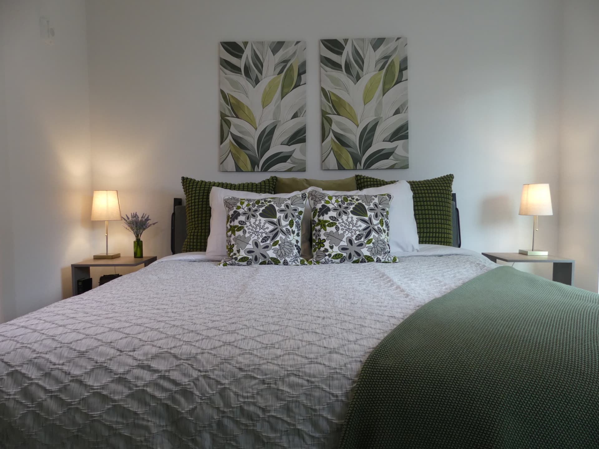 Milton Ave Beltline Flat — bedroom with king bed