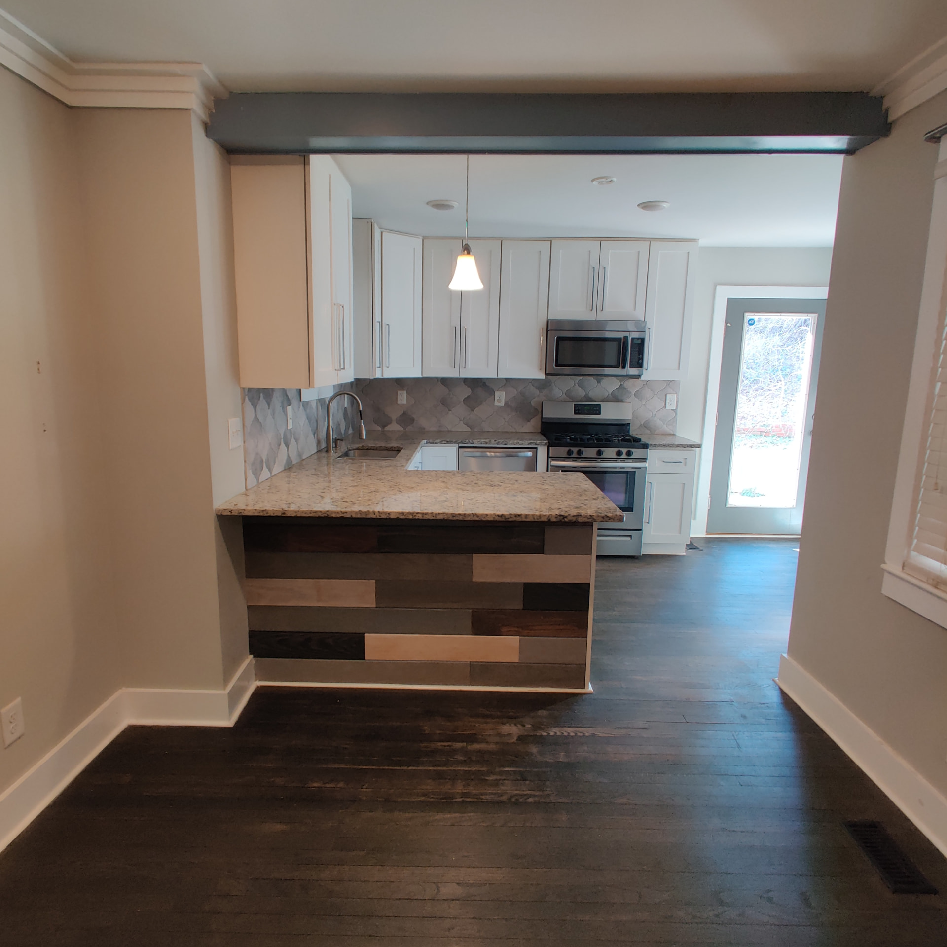 Gresham Park Getaway — updated kitchen with island and stainless appliances